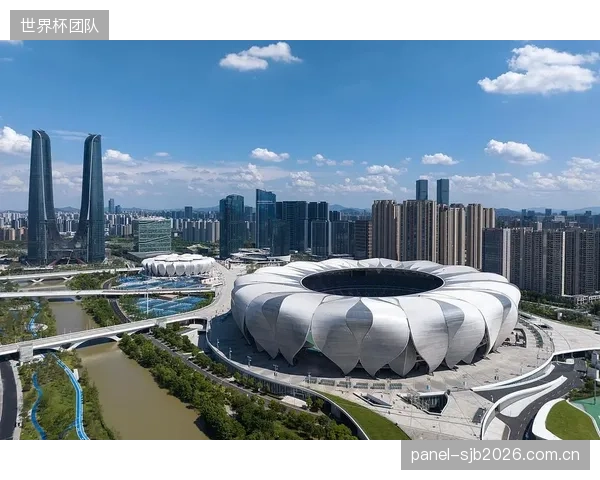杭州“大莲花”体育场通过部署“强实名”核验系统,基本实现了大型赛事的票、证、人合一 杭州“大莲花”体育场通过部署“强实名”核验系统,基本实现了大型赛事的票、证、人合一